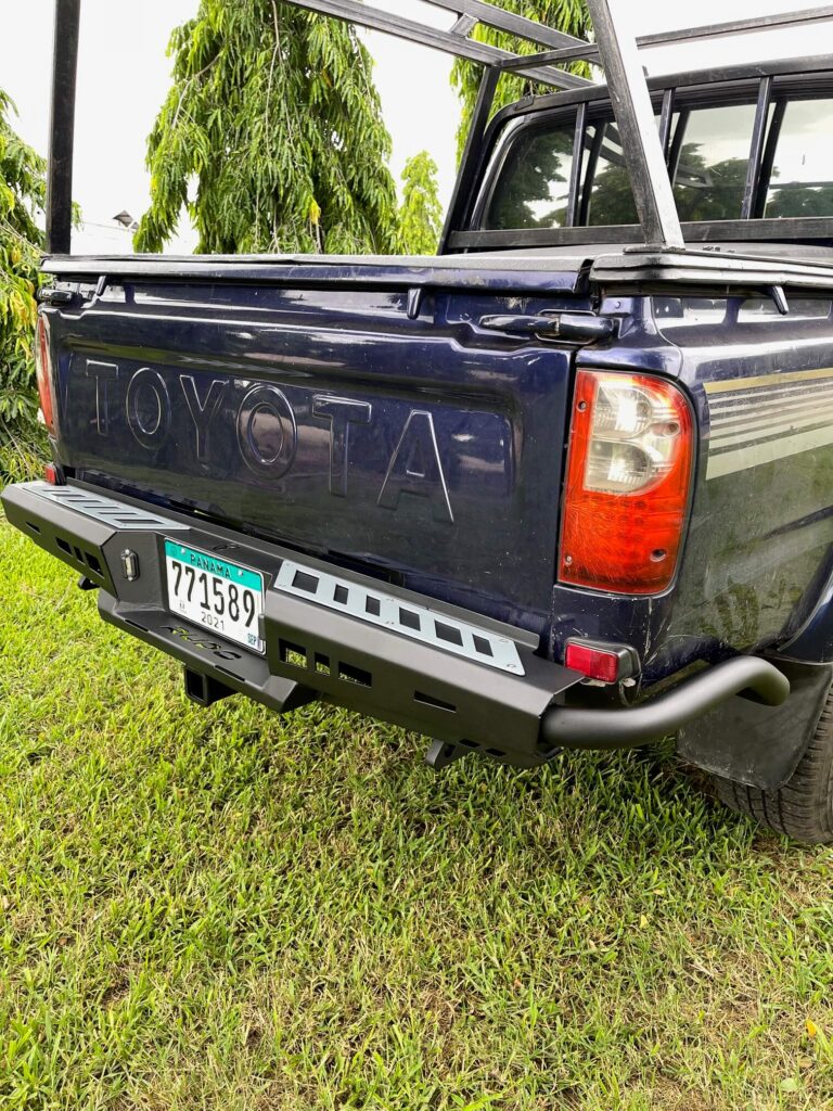 Defensa trasera con tubos (Hilux 3ra generación) – Rudo4x4